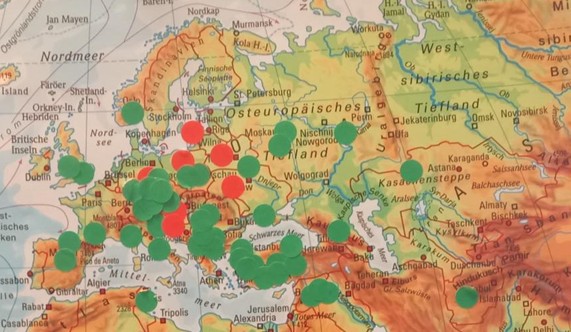 Aktion am Welttag der Migrant*innen und Flüchtlinge an der Grundschule Heumaden