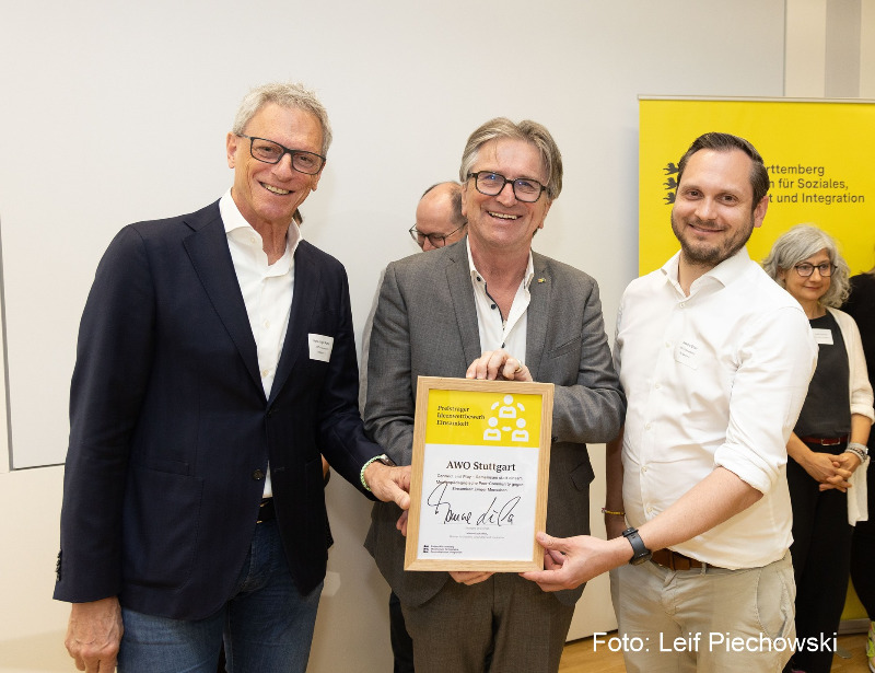 PRESSEMITTEILUNG: AWO Stuttgart gewinnt Landespreis gegen Einsamkeit - Gaming als Brück zu echter Gemeinschaft